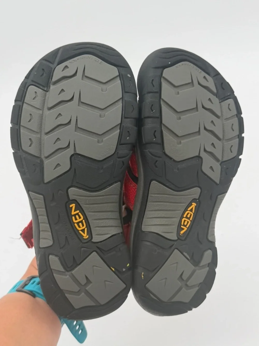 KEEN Kids Newport H2 Waterproof Water Sandals Red Gray Size US Youth 2 EU 34 EUC